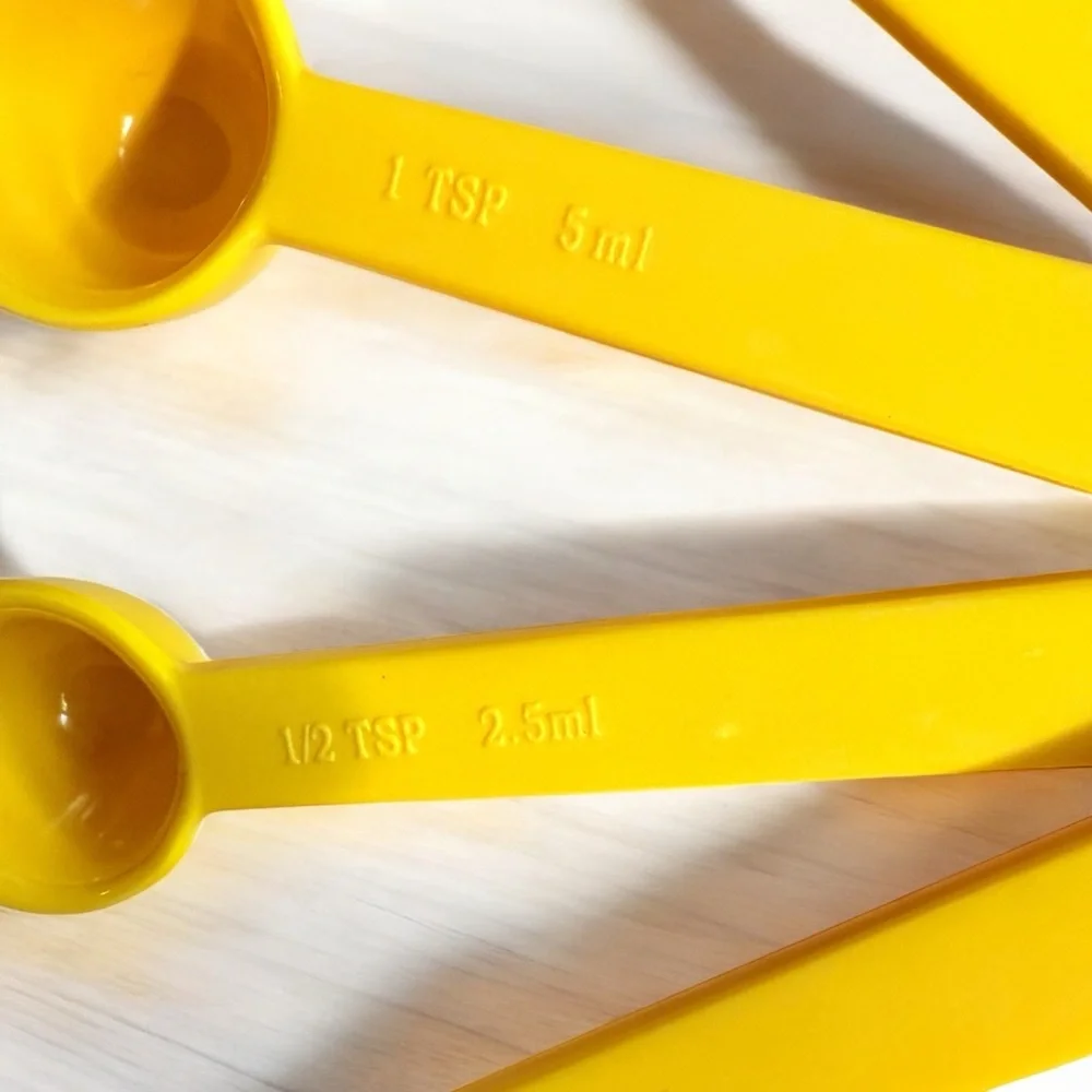 Williams Sonoma Yellow Melamine Measuring Spoon Set